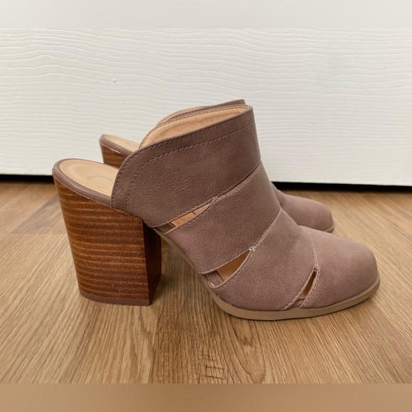 CCOCCI block heel booties / size 7 - Picture 4 of 10